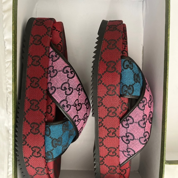 I’m selling Gucci platform never been wearing size 39=6 - Picture 1 of 4
